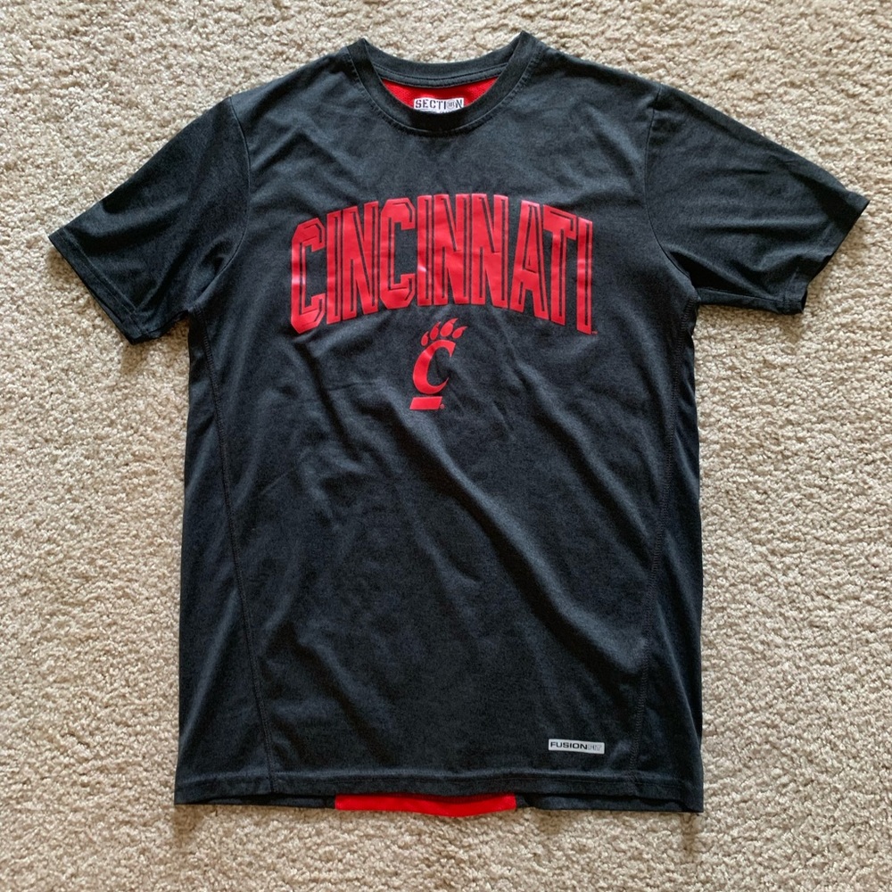 Mens Section 101 Cincinnati Bearcats T Shirt - Gray/Red - Medium
